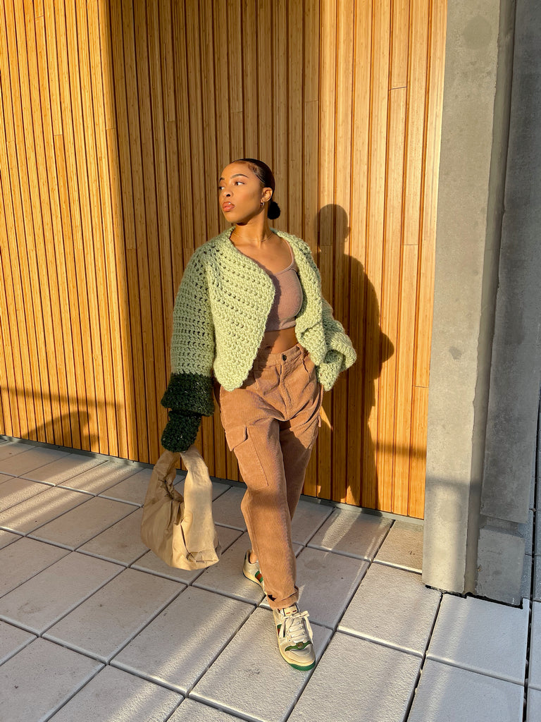 PISTACHIO CHUNKY BELL SLEEVE SWEATER